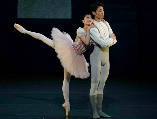 新国立劇場バレエ団　「コッペリア」のサムネイル画像１