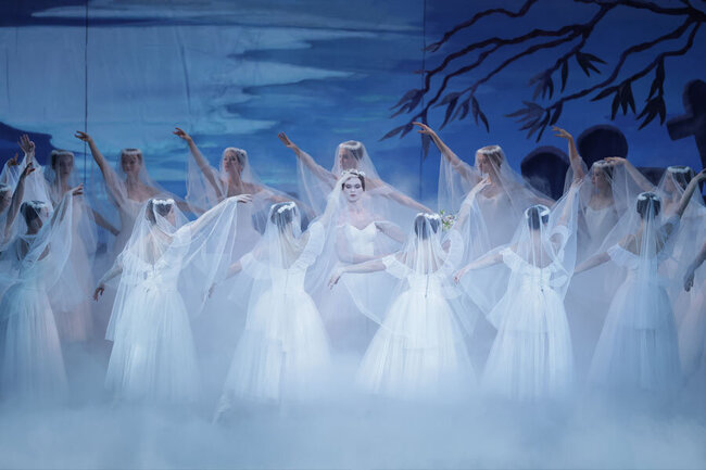 ウクライナ国立バレエ (旧キエフ･バレエ)　「ジゼル」　のサムネイル画像１