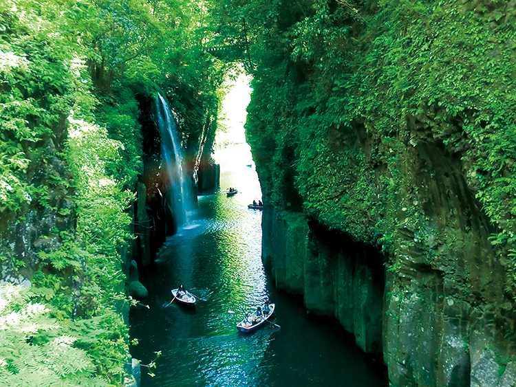 ダンサーは旅するもの：高千穂（宮崎）イメージ
