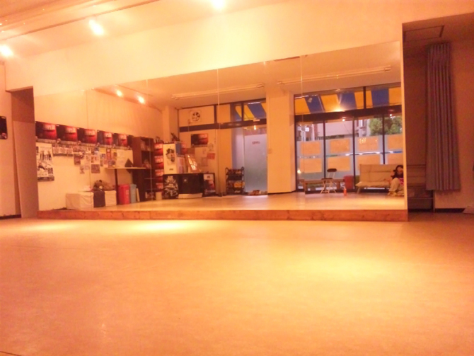 PHILL DANCE STUDIO画像1